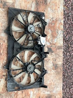 2012-2017 Toyota Camry 3.5 radiator fan assembly