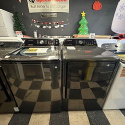 Samsung Washer And Dryer Set In Black