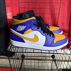 Jordan 1 Lakers Sz. 10.5 (Like New)
