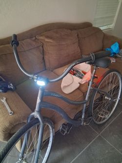 Cranbrook Cruiser Bike with Front Light