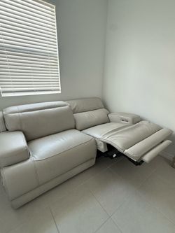 Like New Reign Top-Grain Leather Power Reclining Sofa - $1,495