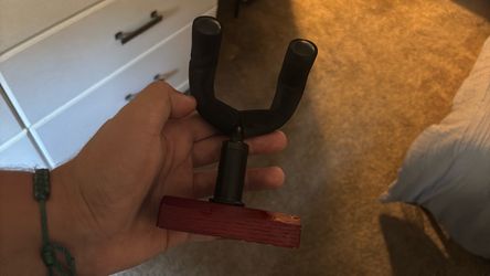 Guitar wall holder