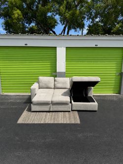Sectional Couch Sofa - Rooms To Go - Gray