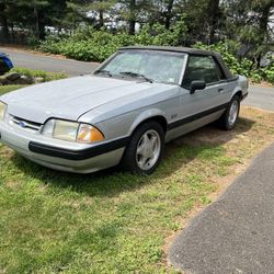 1990 Ford Mustang
