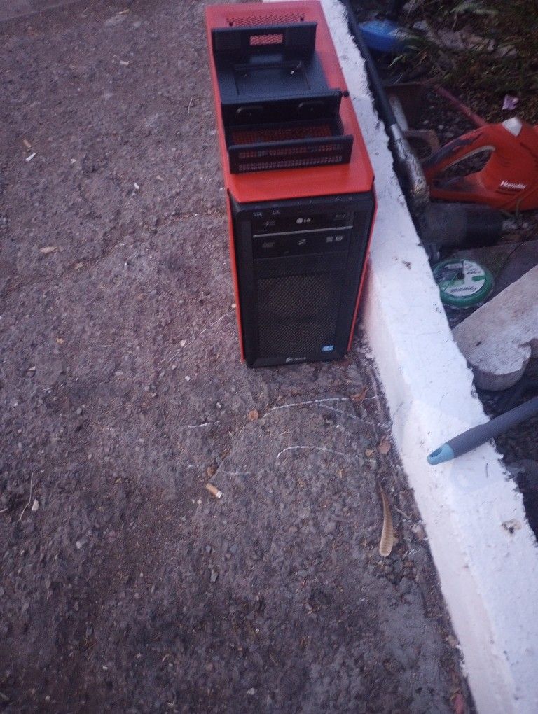 A Gamer Box Desktop Pc
