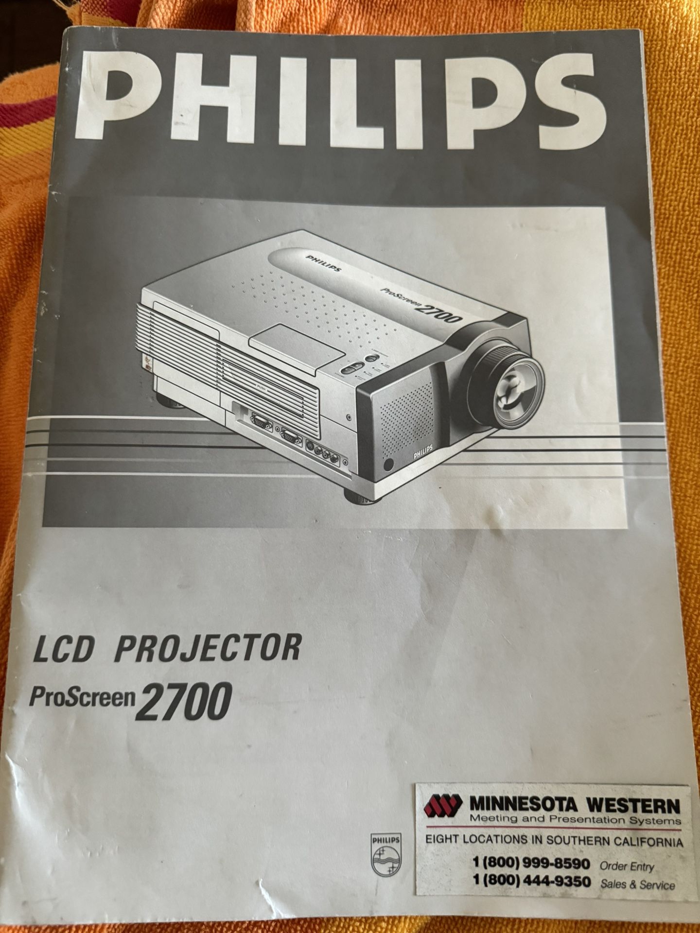 Philips ProScreen 2700 LCD Projector 