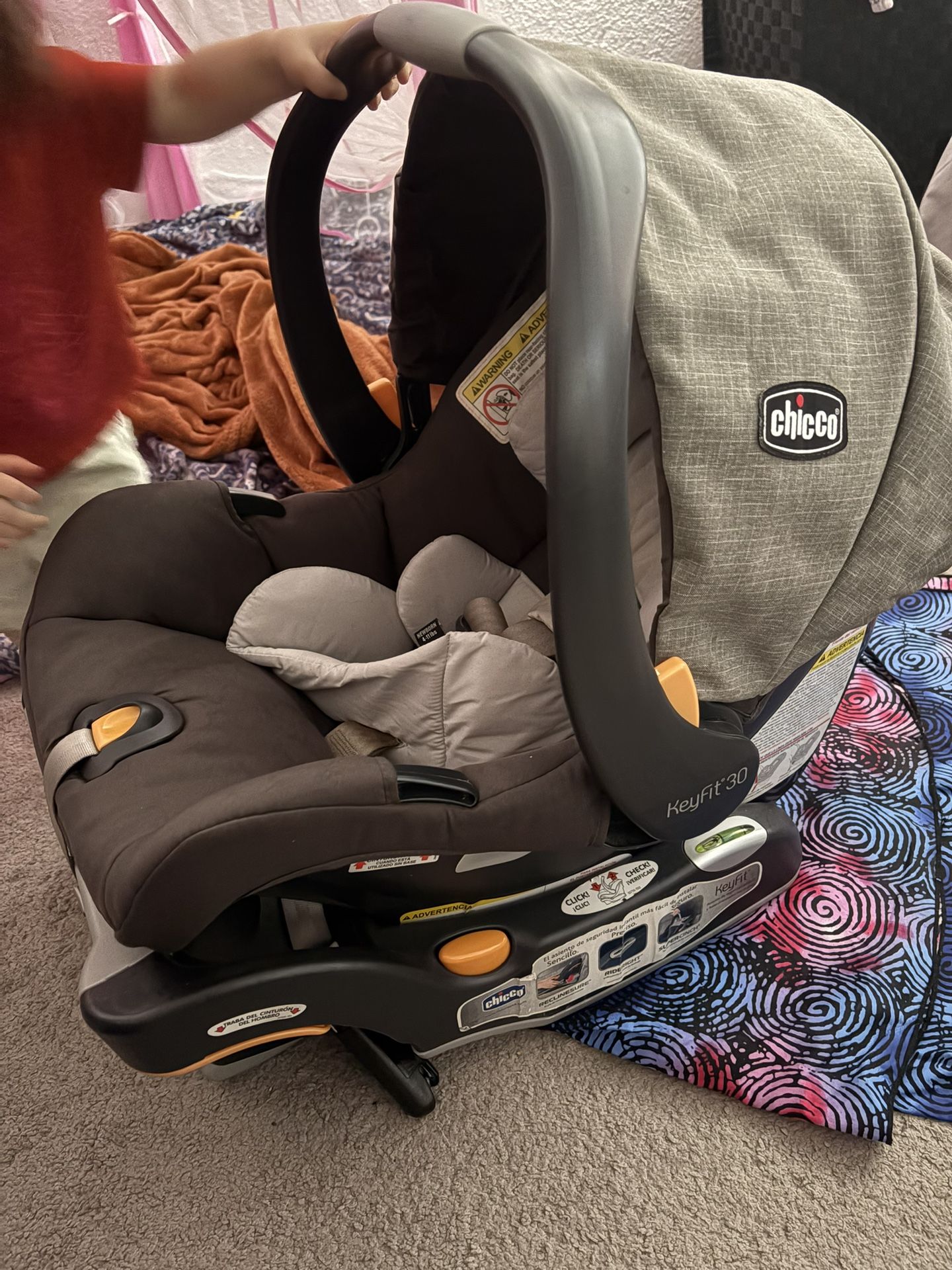 Chicco Infant Car Seat And Base