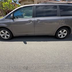 2015 Toyota Sienna LE