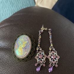 Cameo Brooch  And Rhinestone Earrings 