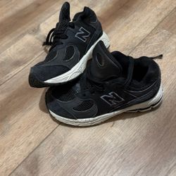 Size 10  New Balance $4.00