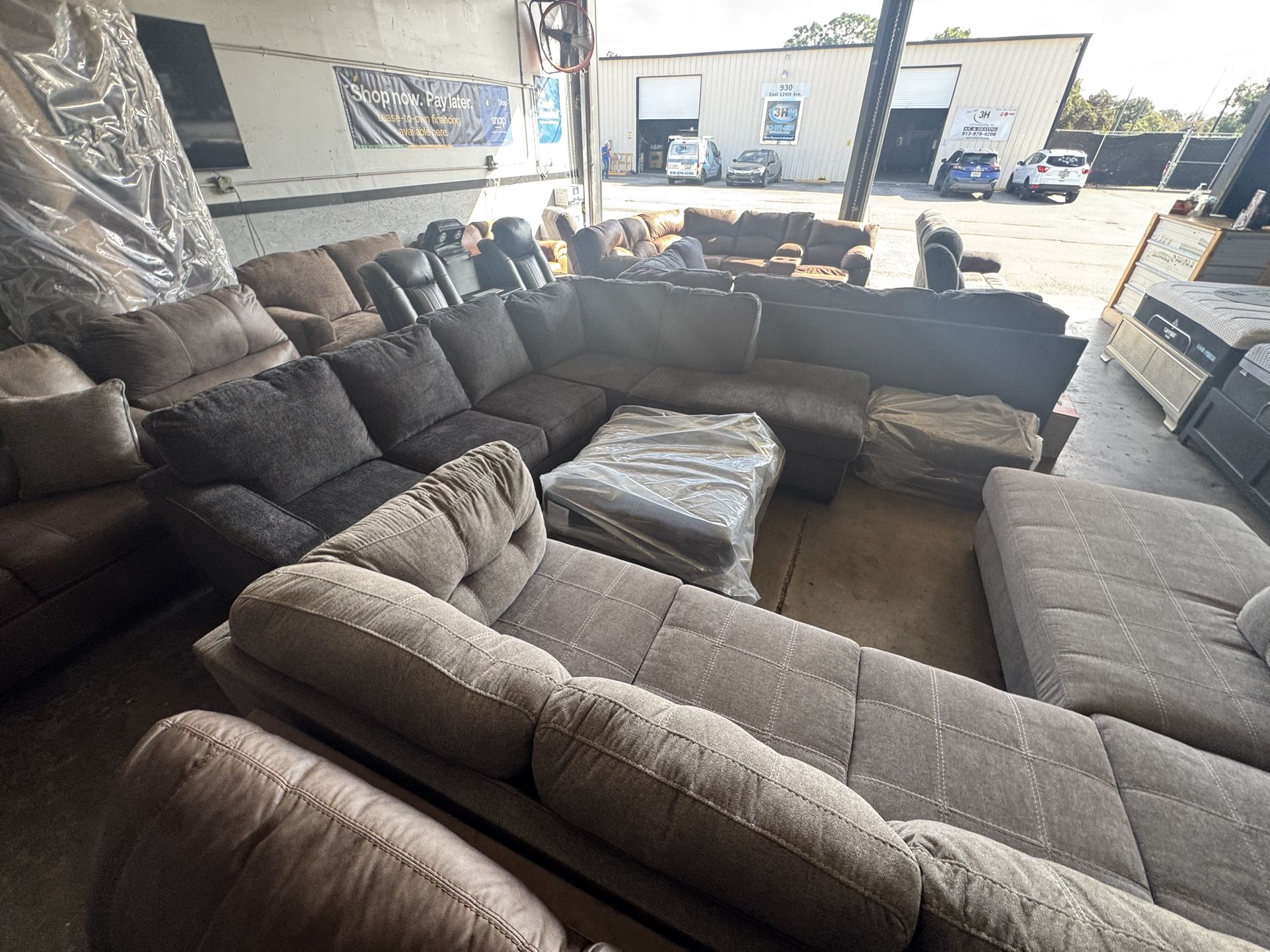π¨ Furniture BLOWOUT β Huge Discounts on Sectionals & Recliners!
