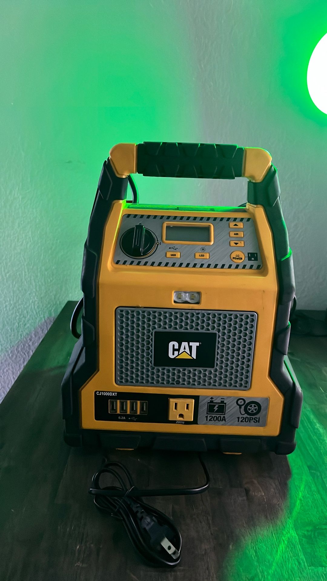 CAT Model cj1000dcp AMP Digital Jump Starter