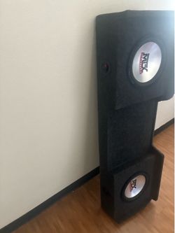 Two 10inch Kicker comps in Chevy Silverado box