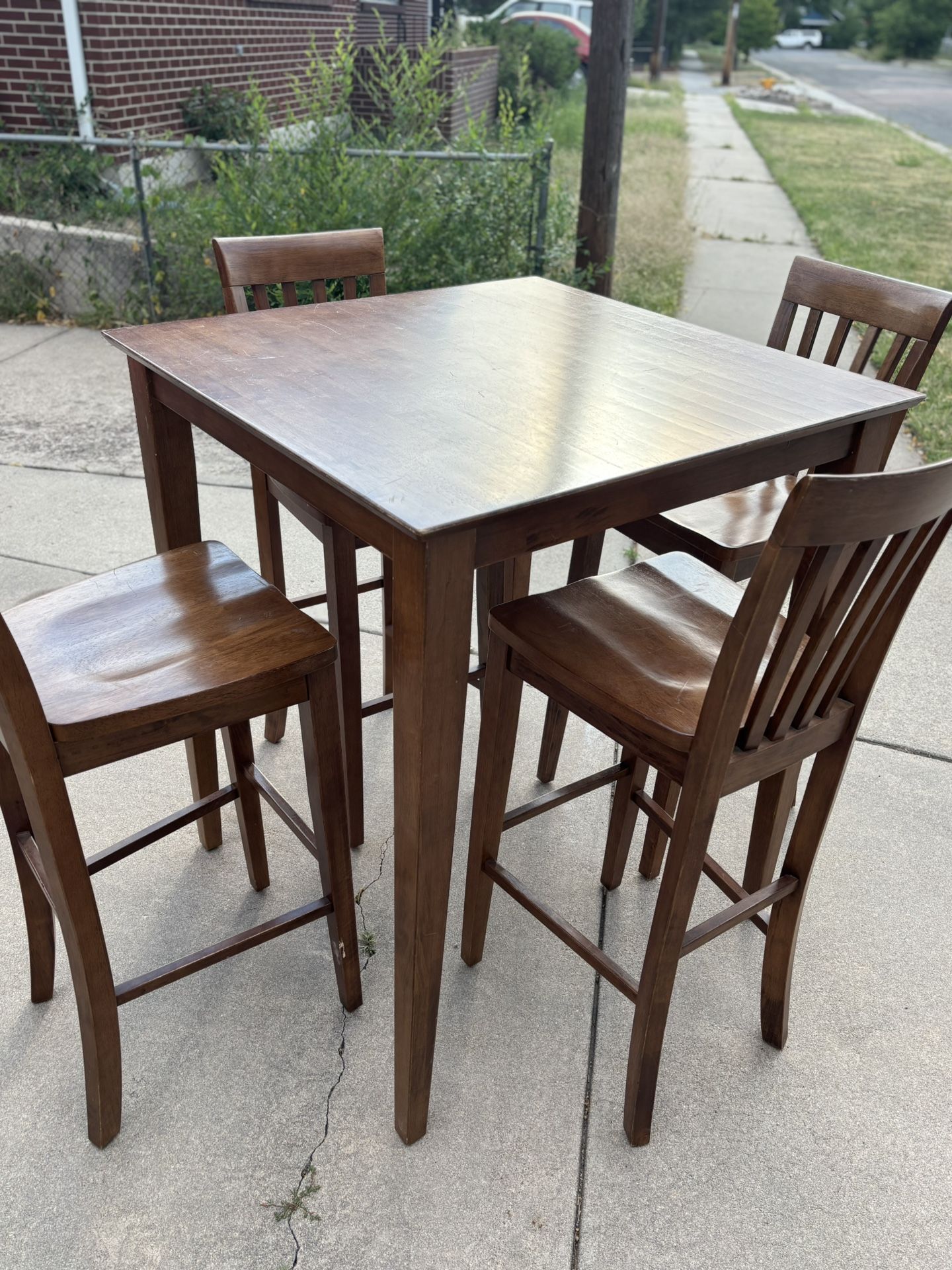 Barstool (4) & Hightop Set