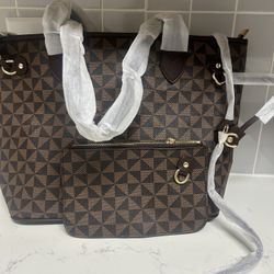 LADIES HANDBAG with MATCHING WALLET/MAKEUP BAG