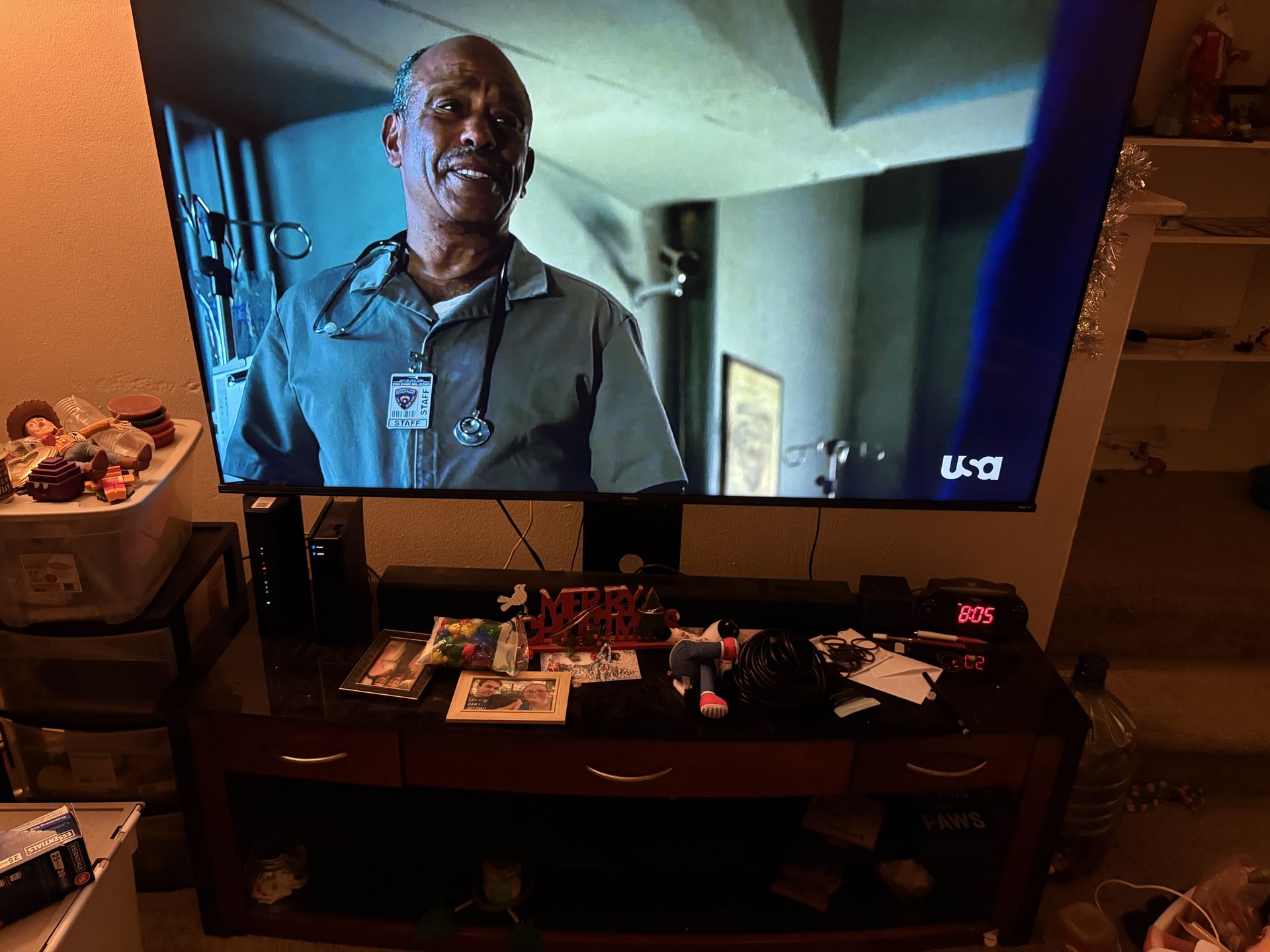 Tv stand