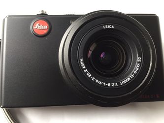 Leica D-LUX 3 10MP Digital Camera with 4x Wide Angle Optical Image Stabilized Zoom