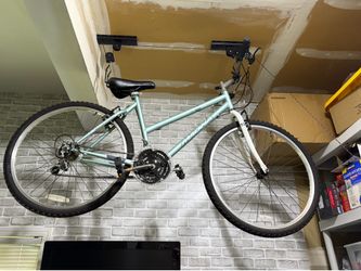 26” wheel bike - lightly used