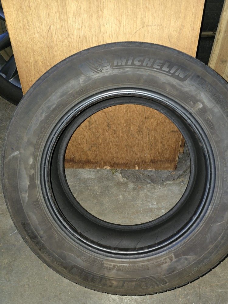 (4)225 65 17 michelin primacy
