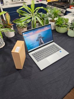 ​HP EliteBook x(contact info removed) G8 13.3" 2-in-1 | i7 | 16GB RAM | 512GB SSD | LTE
