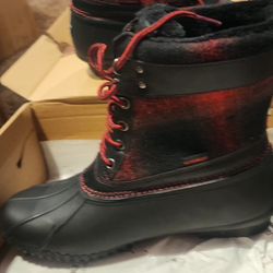 Women boots 8.5 waterproof 