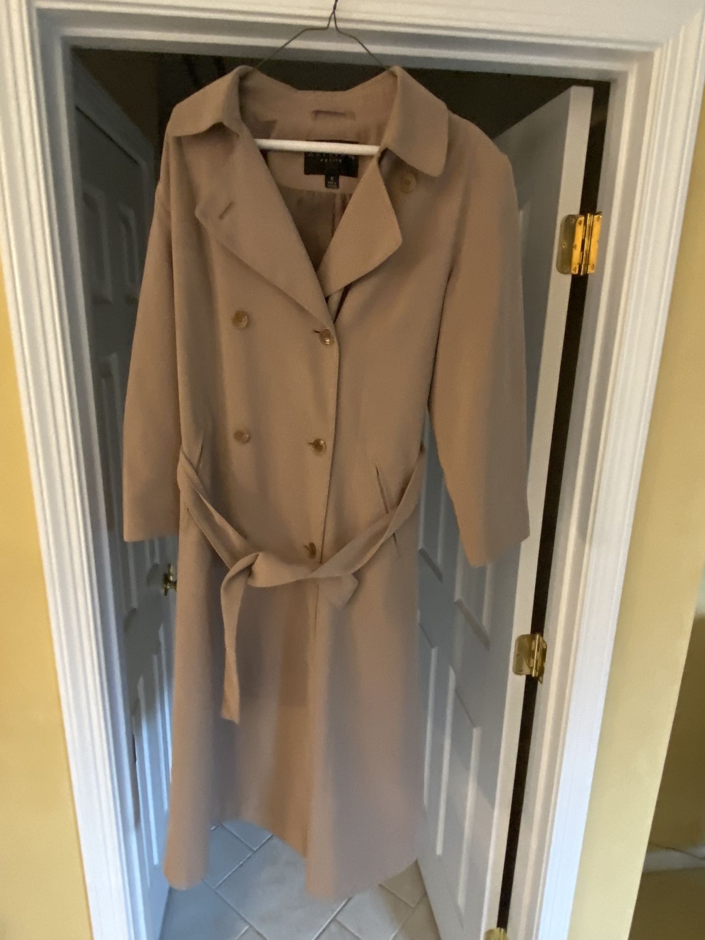 Ladies Rain / Trench Coat - Sz 6