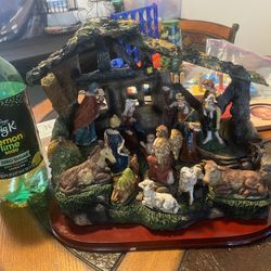🥰🥰🥰$$60-Gorgeous nativity scene!!! On the heavier side and its 1 single big piece. Probably weighs like 10 or 15 lbs-or so. In great shape! Just be