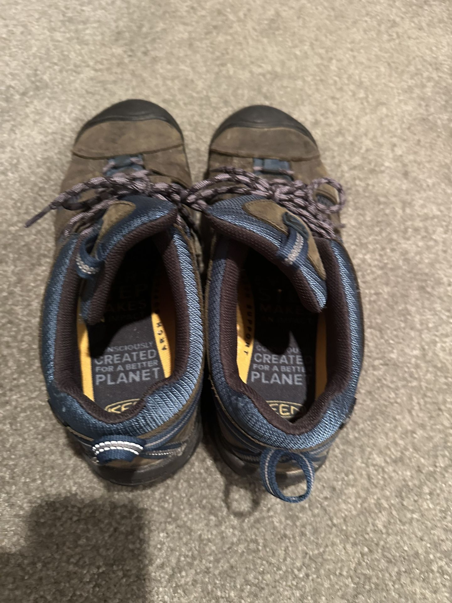 Mens Keen Voyageur II Size 11.5 Like New