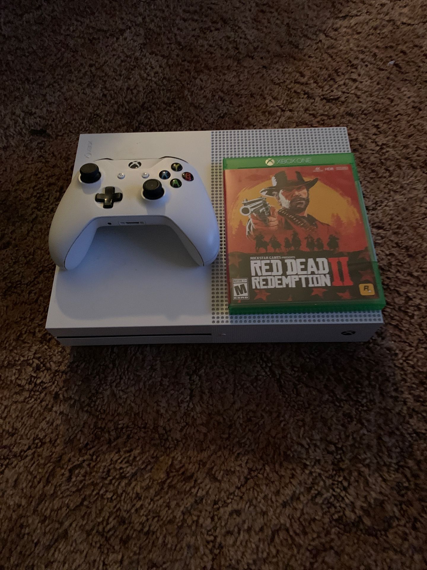 Xbox One w/ Red Dead Redemption 2