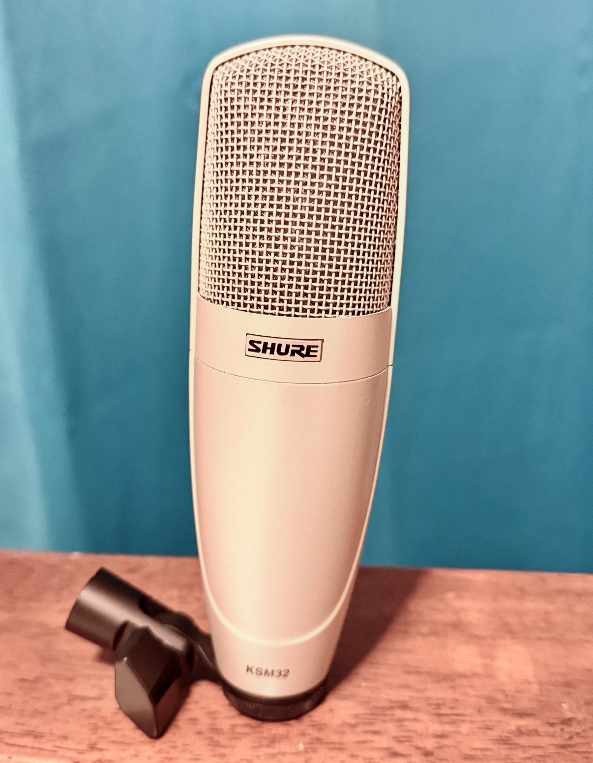 Shure KSM32 (AWESOME!)
