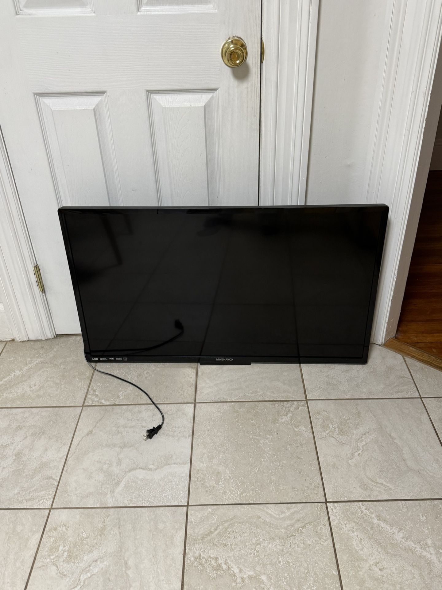 32 Inch TV with Stand