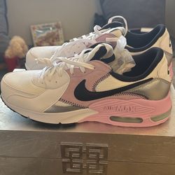 Nike Air Max Excee Women's Size 11