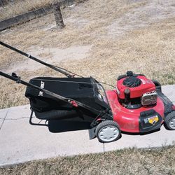 Troy Built Lawn Mower With Briggs Engine