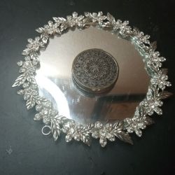 VTG 1930 Evans Sterling Silver 2.5" Ornate Filigree Powder Compact Case
Highly Collectible
