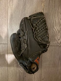 Hank Aaron McGregor Youth Right Handed Baseball Glove