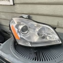 2008 Mercedes GL450 Right OEM Headlight 