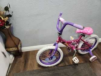 Dynacraft Bike Barbie Kids Girl 16 new Ready to ride good condition