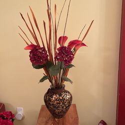 Decorative Vase With Flowers