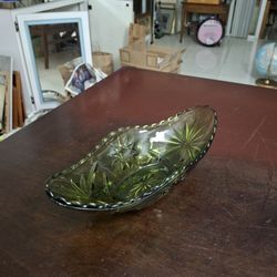 Vintage Anchor Hocking Olive Green Pressed Glass Candy Dish W/Star Of David Pattern & Lovely Scalloped Edges 2.5"H X 9.25"L X 4.25"W