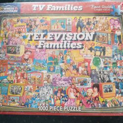 New sealed white mountain tv families 1000 piece puzzle
Plastic does have slight rip in it