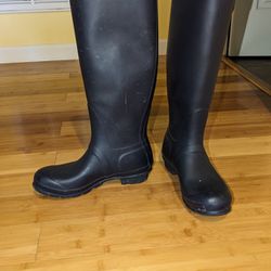 Hunter  Tall Rain Boots (Size 8)