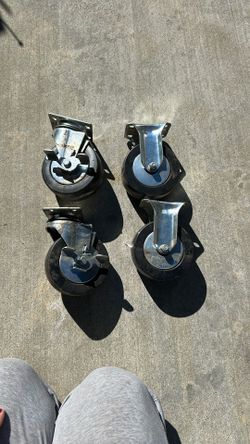 Set of 4 Rubber Casters (2 Swivel w Brakes)