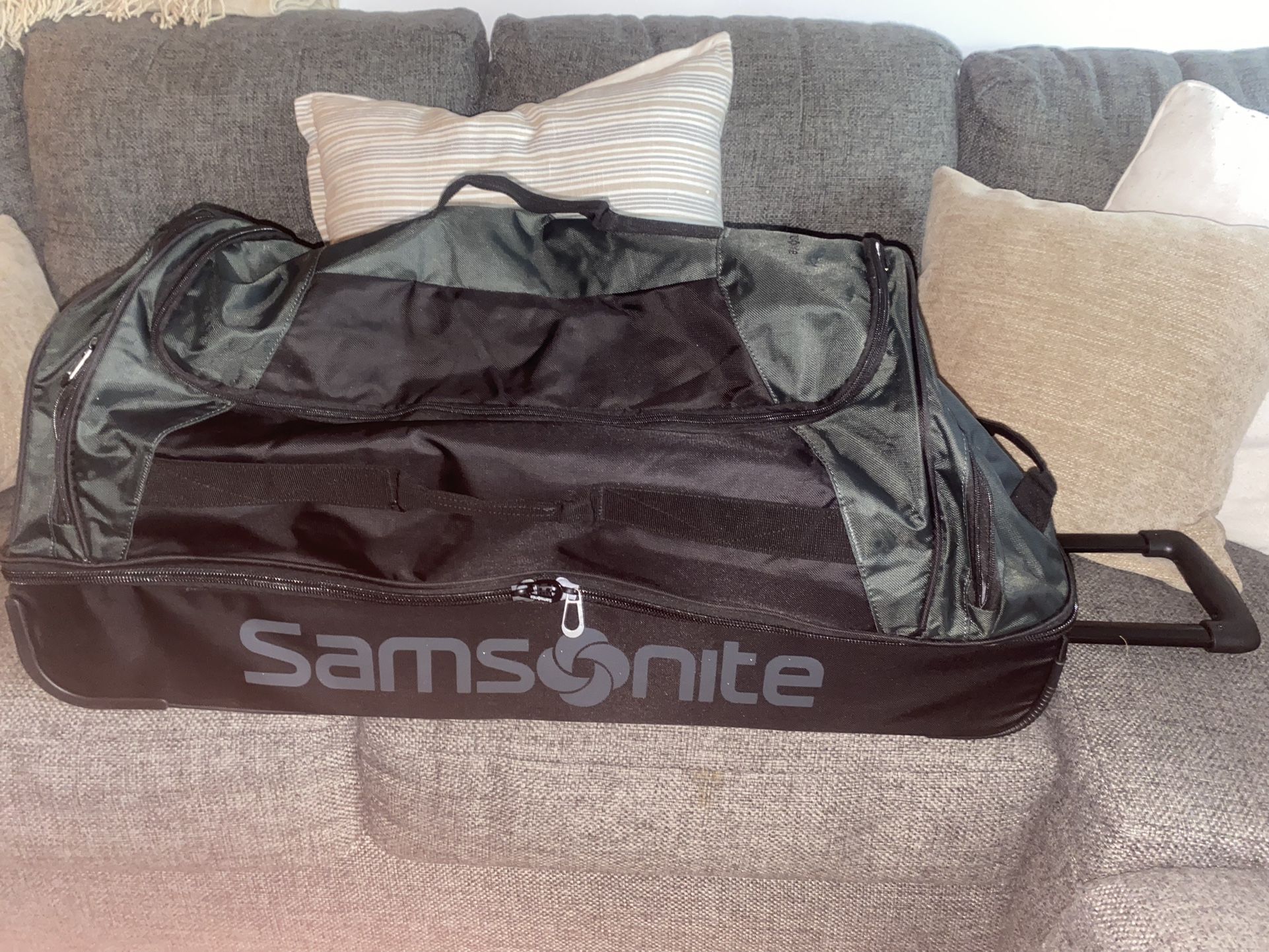 Luggage Samsonite Light Weight Duffel Bad With Wheels 