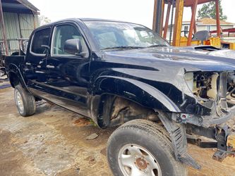 2015 Toyota Tacoma  4x4 Only Parts 