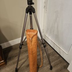 Tripod with Ballhead & Leather Case