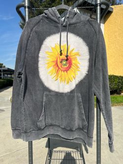 Altru sunflower graphic pullover hoodie size large