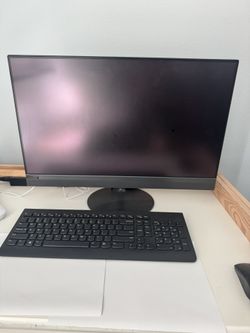 COMPUTER WITH ACCESSORIES 