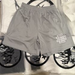 EE grey short 