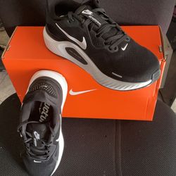 W NIKE Structure26 Running Shoes - Black/White/Grey