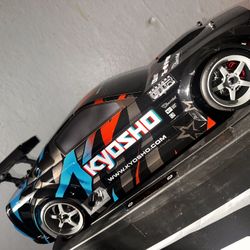 Kyosho 1/10 EP 4WD Fazer Mk2 FZ02-D Readyset 2005 Ford Mustang GT-R Drift/On-Road RC Car